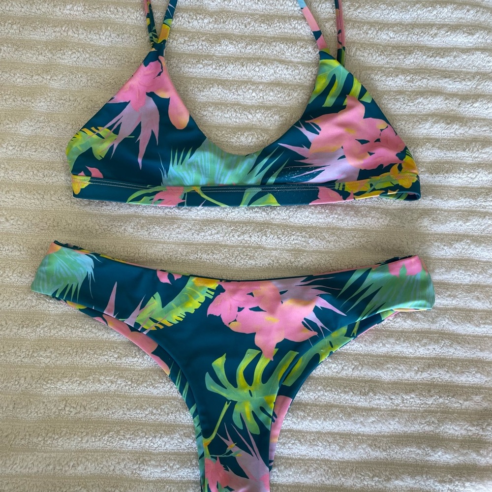 Kulani Kinis Tropical Print Bikini Set